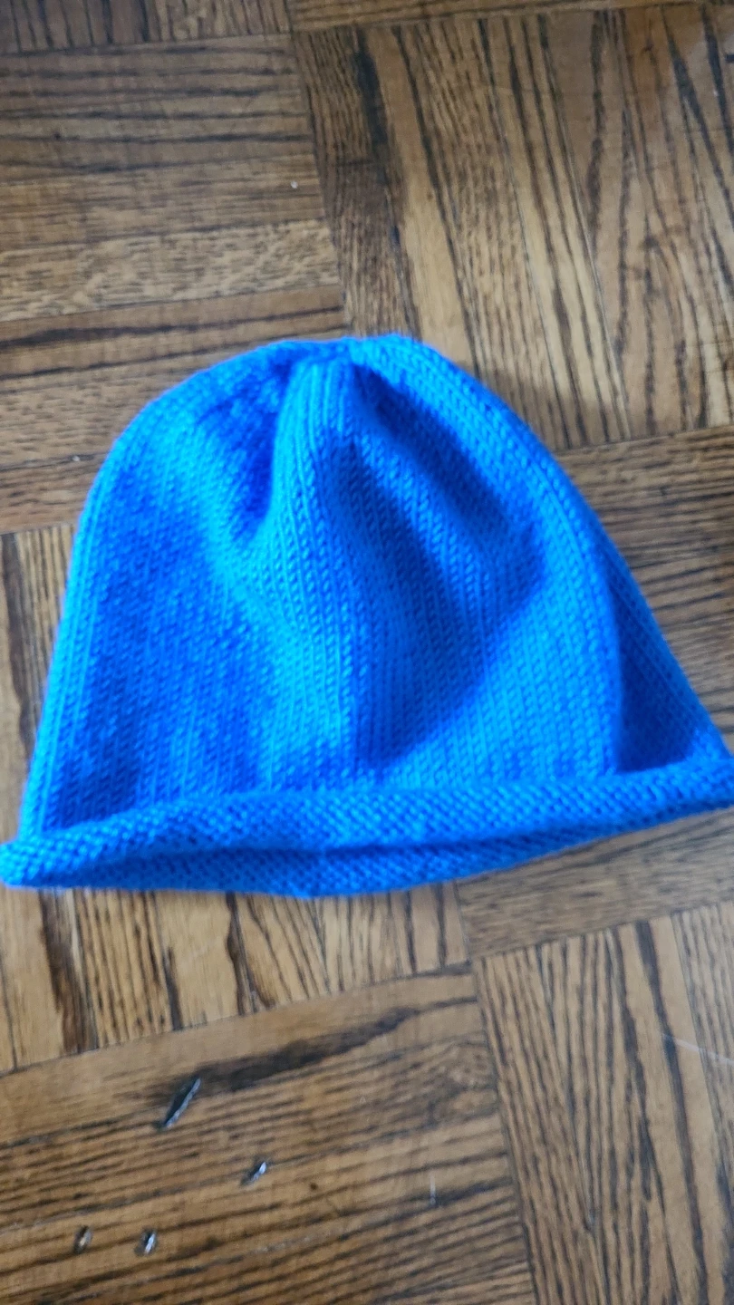 Blue knit toque