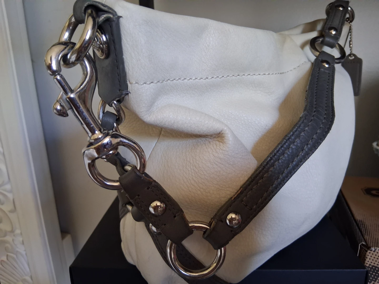 RARE Y2K COACH CARLY in white and gray