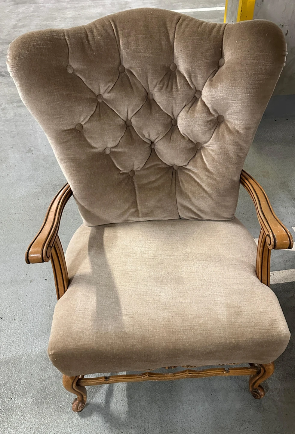 Tufted Accent Chair - photo 2