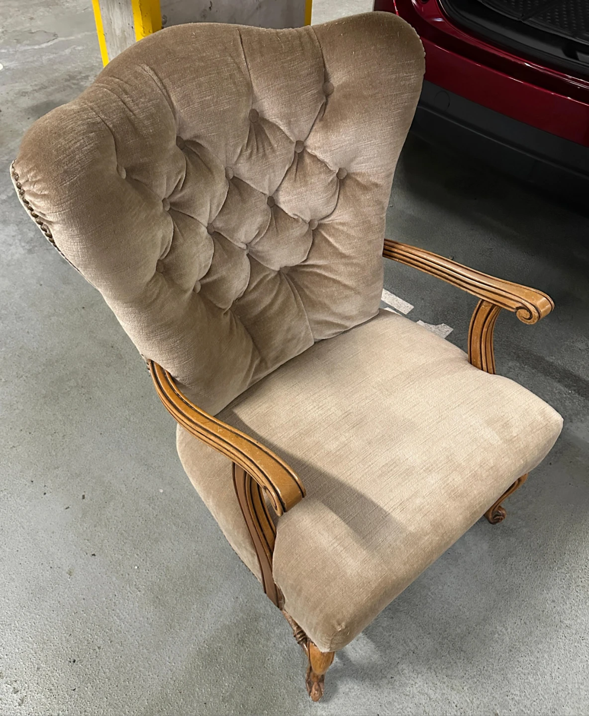 Tufted Accent Chair - photo 3