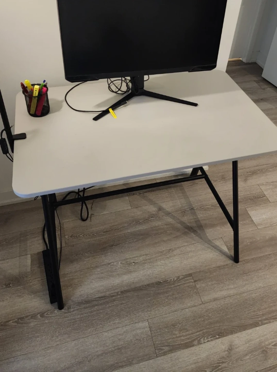 Desk - Gladhodjen ikea