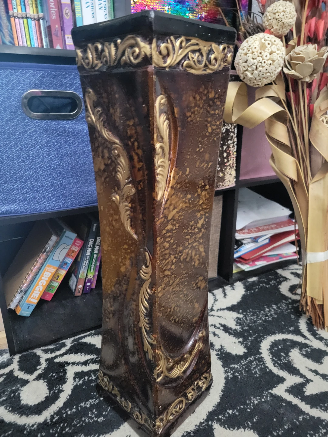 Floor vase