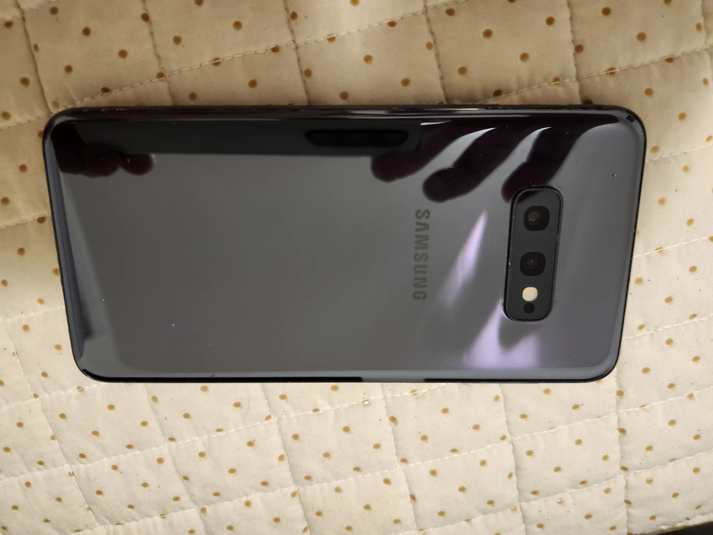 Galaxy S10e - photo 2