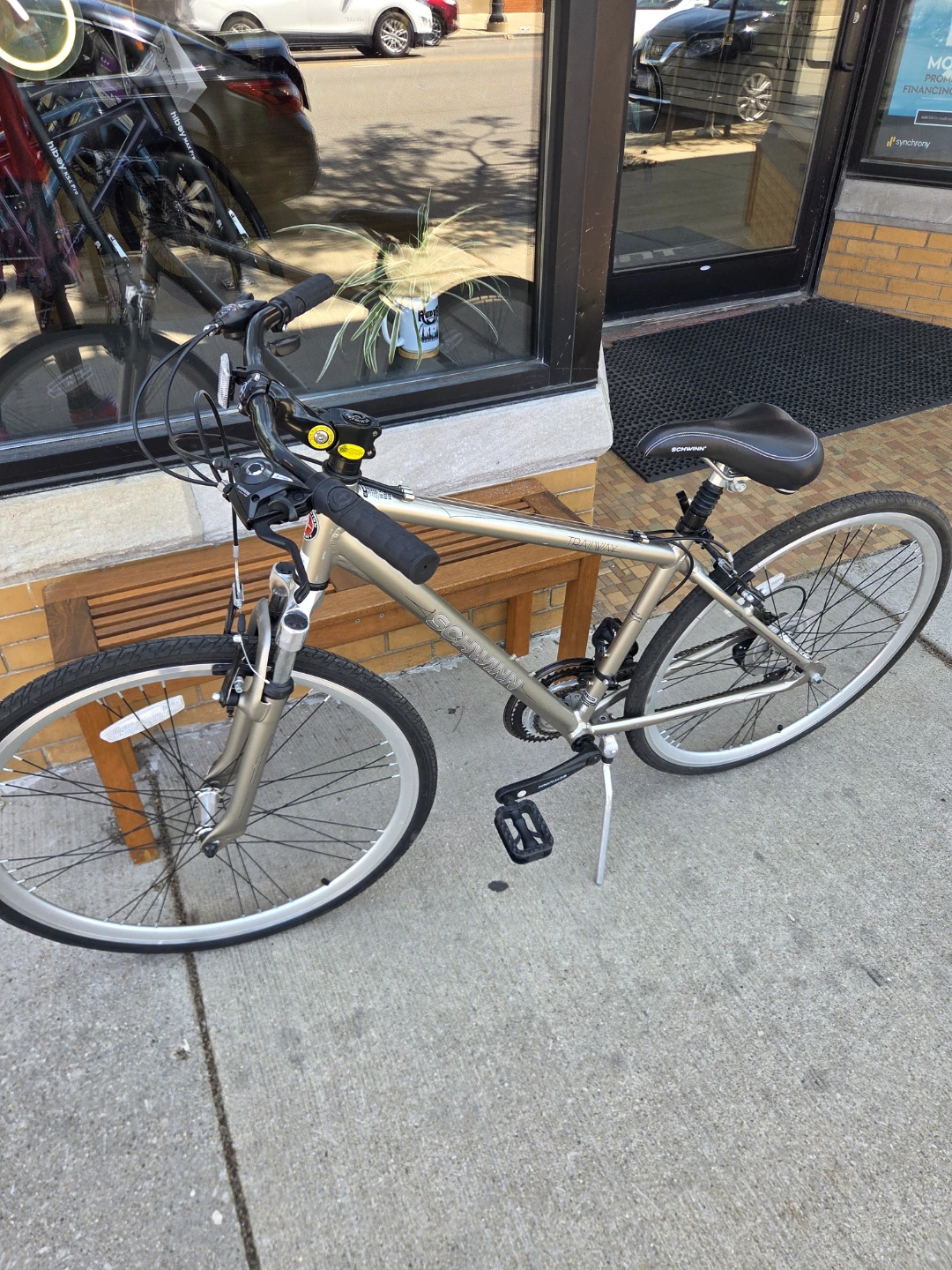 Schwinn "Pathway" Hybrid Bike - photo 5