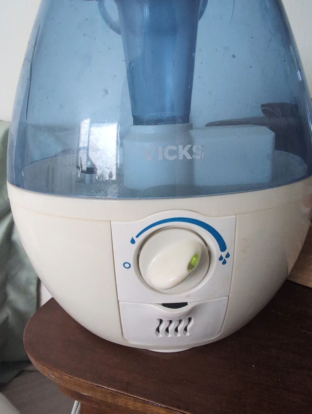 Extremely clean Vicks Humidifier - photo 2
