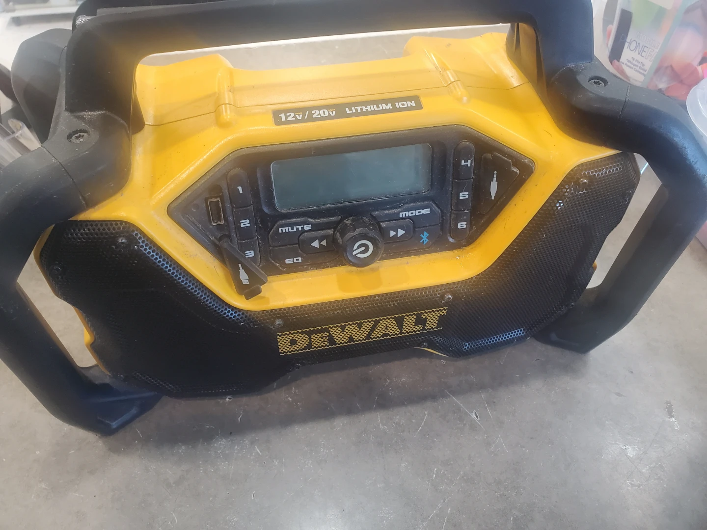DeWalt 12V/20V MAX Lithium Ion Radio