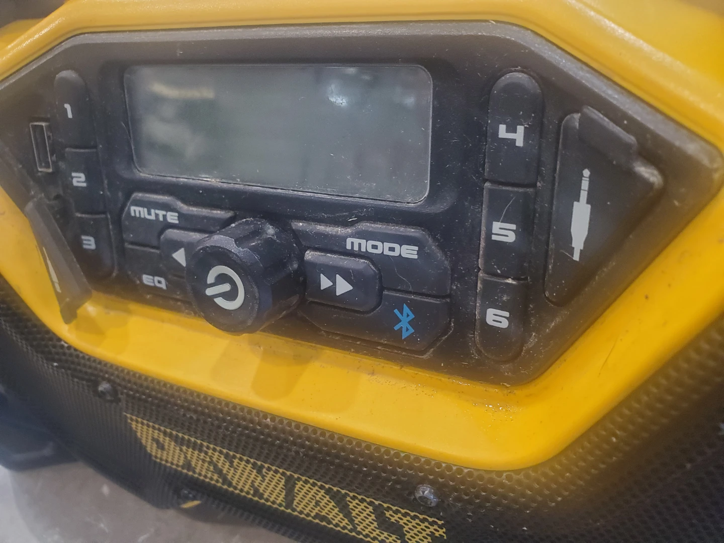 DeWalt 12V/20V MAX Lithium Ion Radio - photo 4