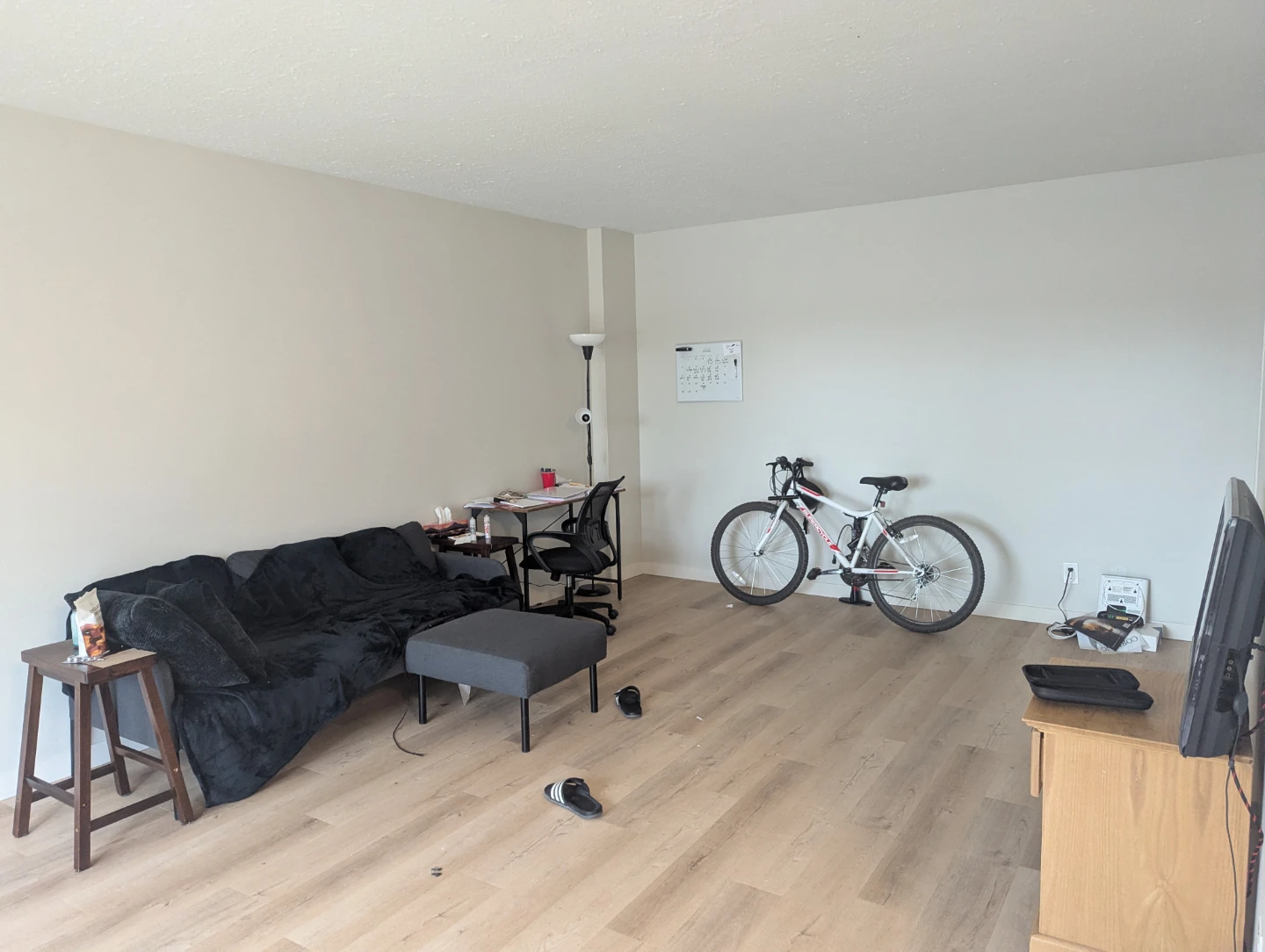Sublet/New lease for 1 Bedroom at Pinewood Place - photo 2