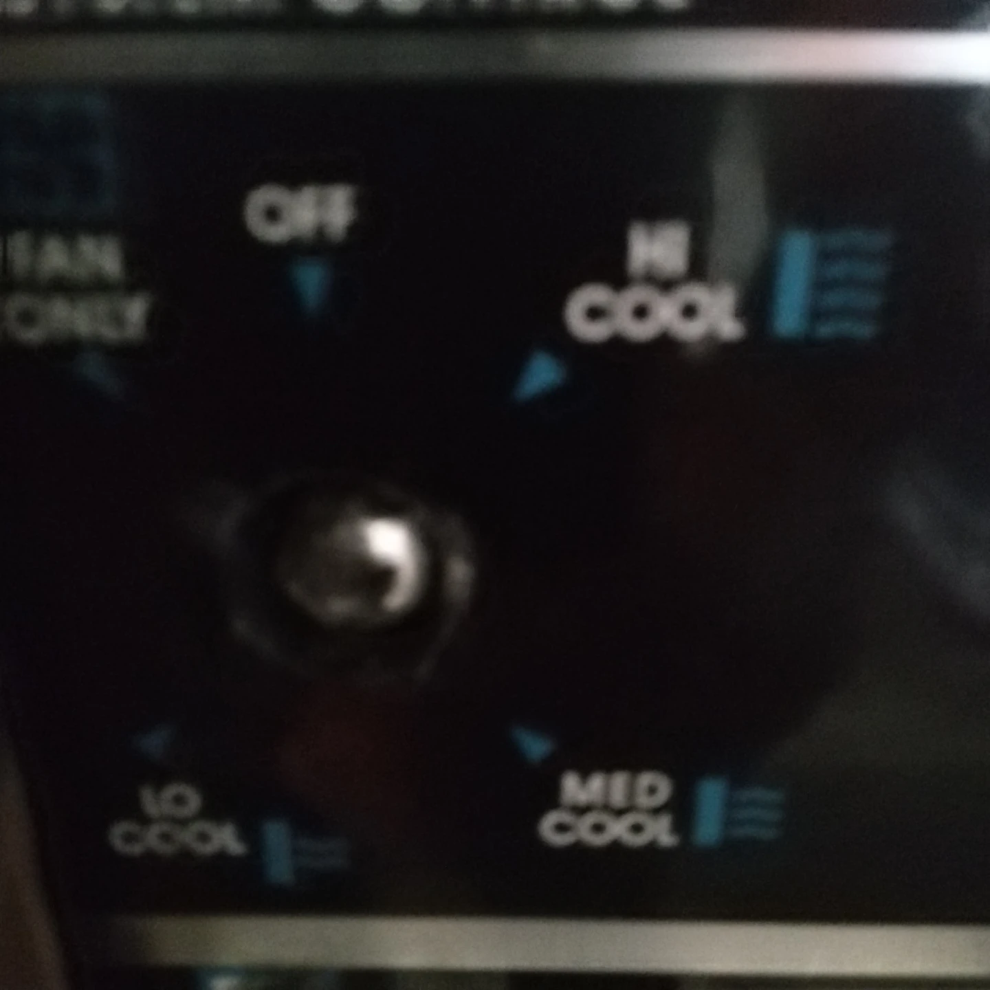 AC COOLS NEED PLIYERS TO MUVE FAN BUTTON - photo 3