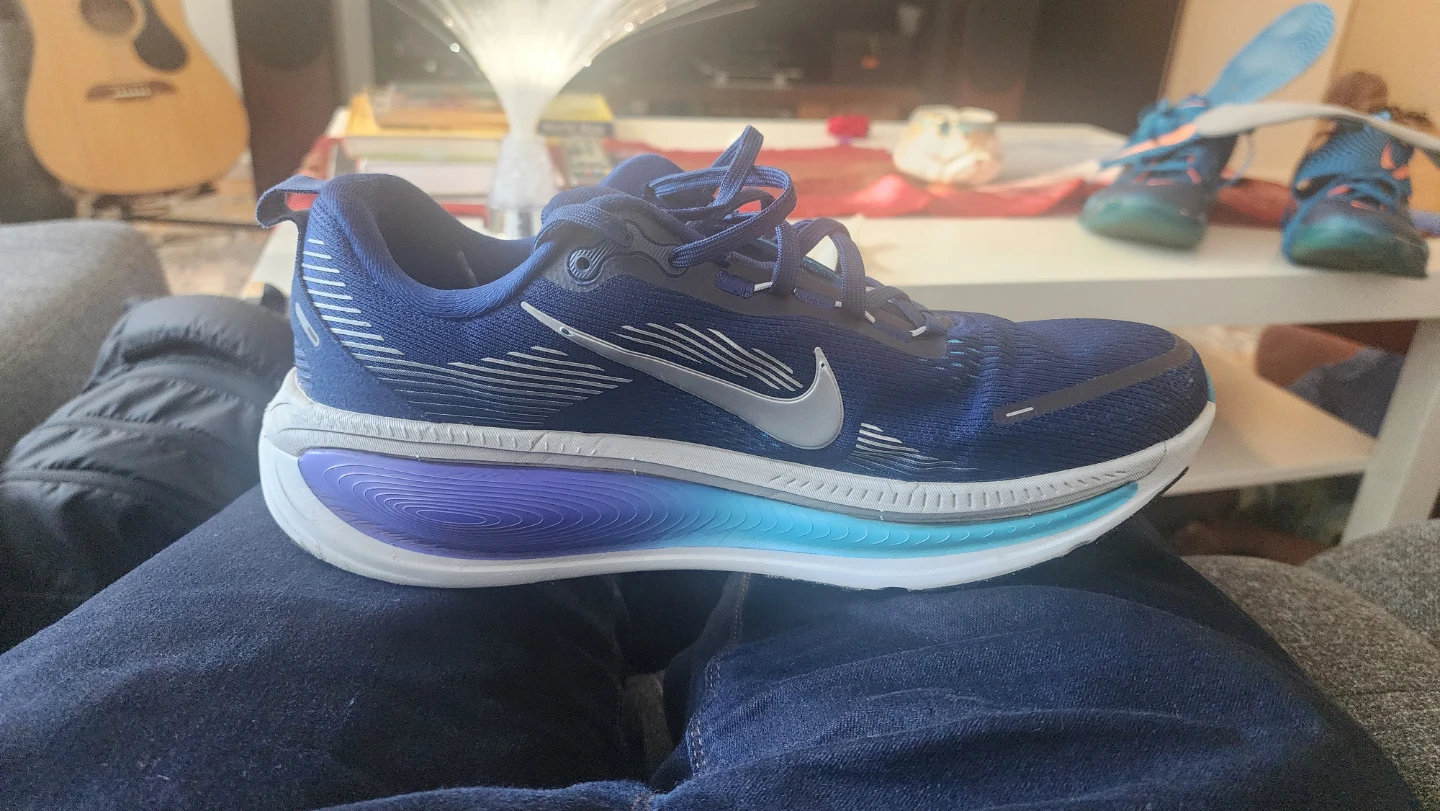 Nike ZoomX shoes Size 11 - Vomero 18s pristine - photo 2