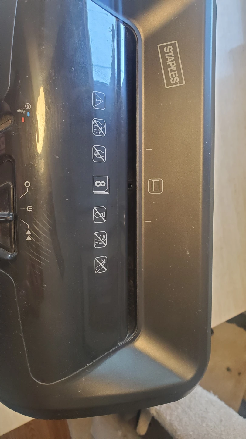 Staples Paper Shredder - photo 3
