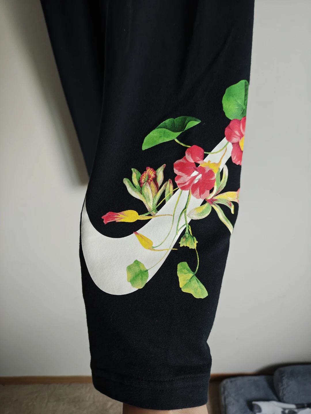 Nike Black Leggings with Floral Swoosh - photo 3