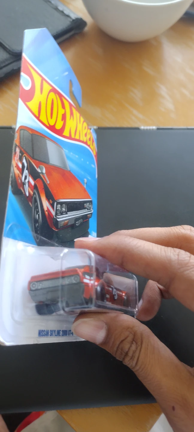 Hot Wheels Nissan Skyline 2000 GT-R Toy Car - photo 4