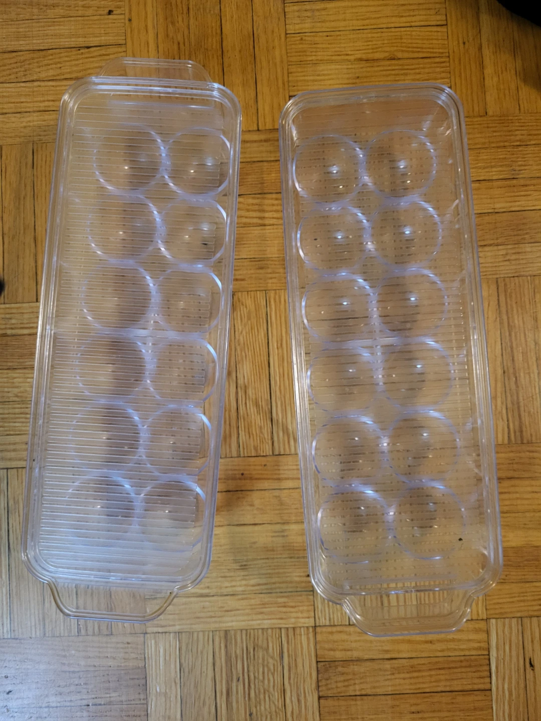 ⚽️ Set of 2 Clear Plastic Egg Holders with lids