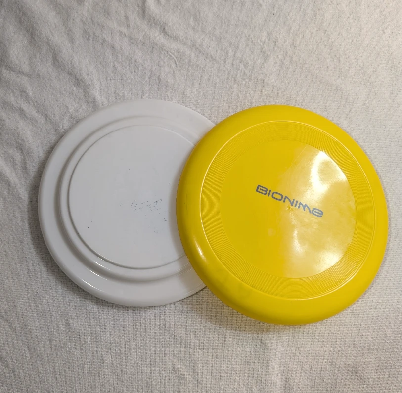 2 x Frisbees