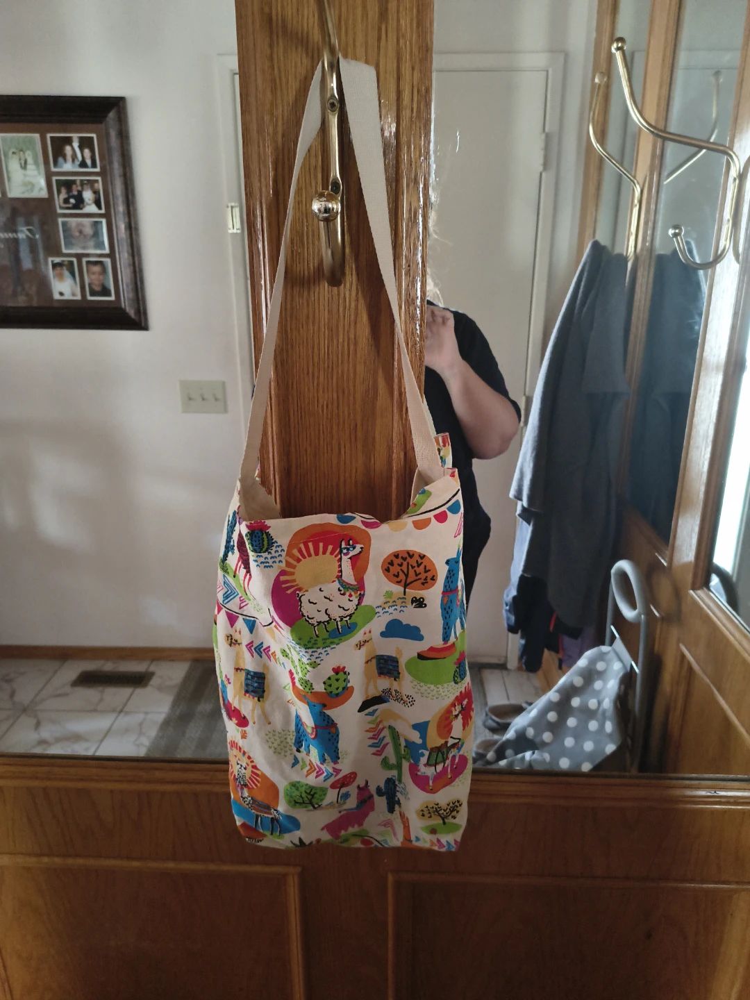 Tierra de Humos Llama Print Tote Bag - photo 2