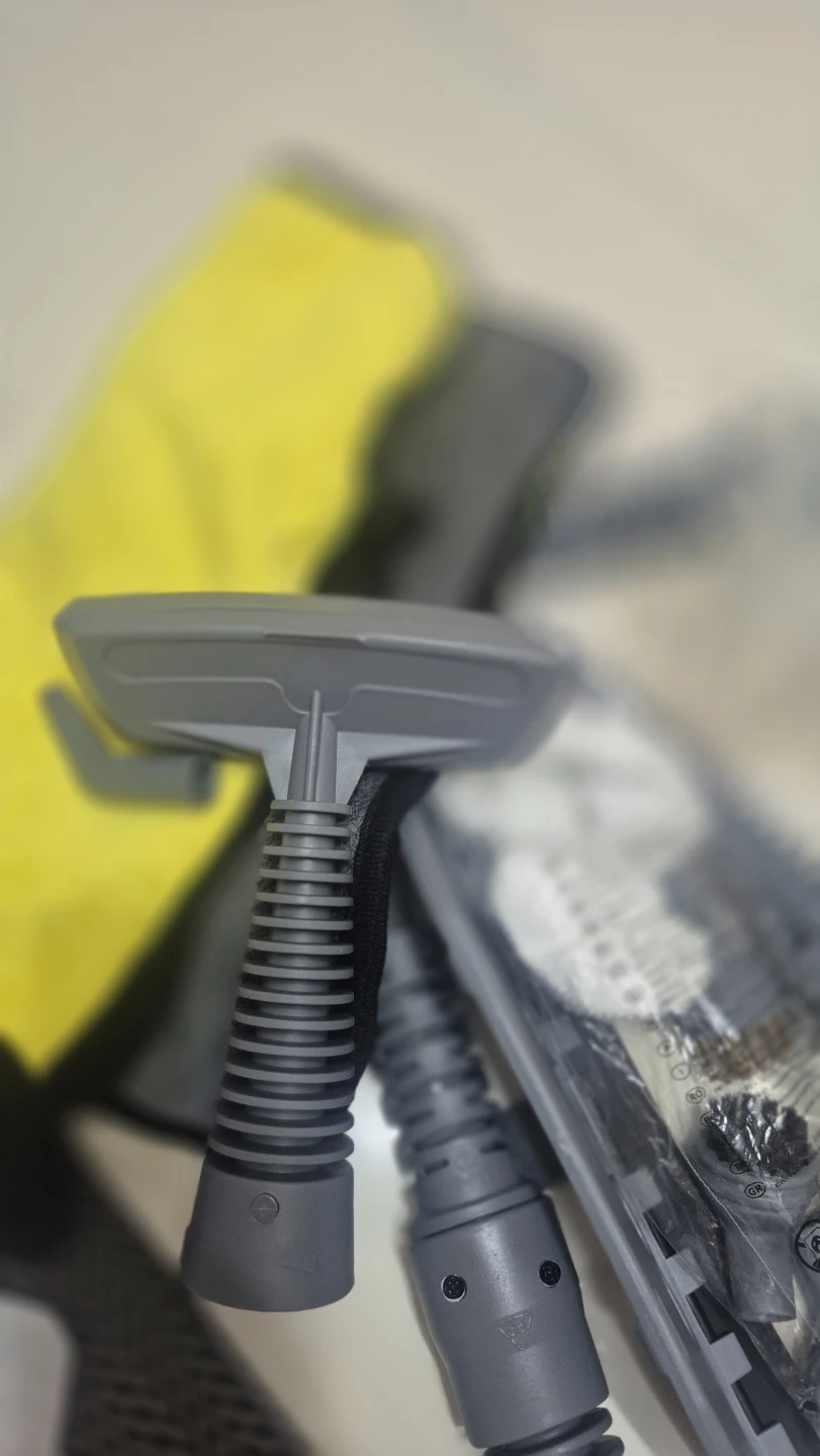 Suu66 High Pressure Handheld Steamer with Accessories - photo 3