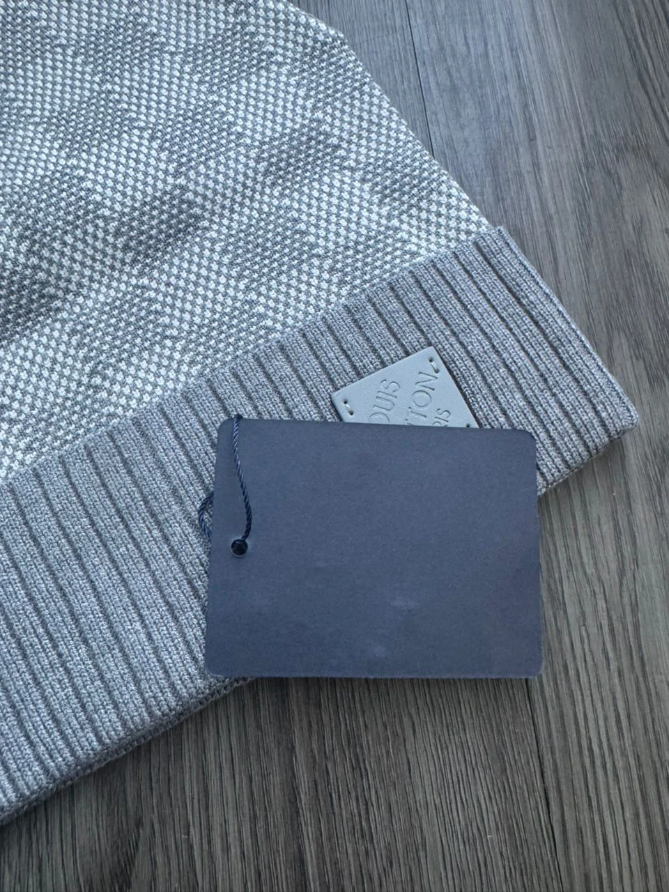 Louis Vuitton Grey Damier Beanie - photo 3