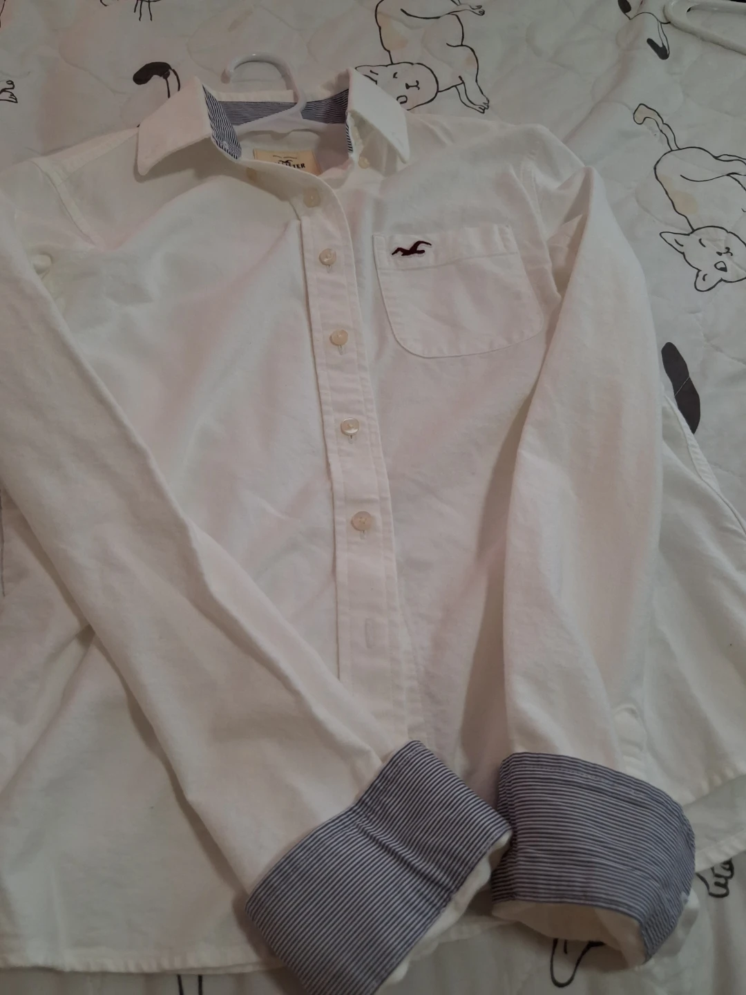 Hollister White Button-Up Shirt Size S