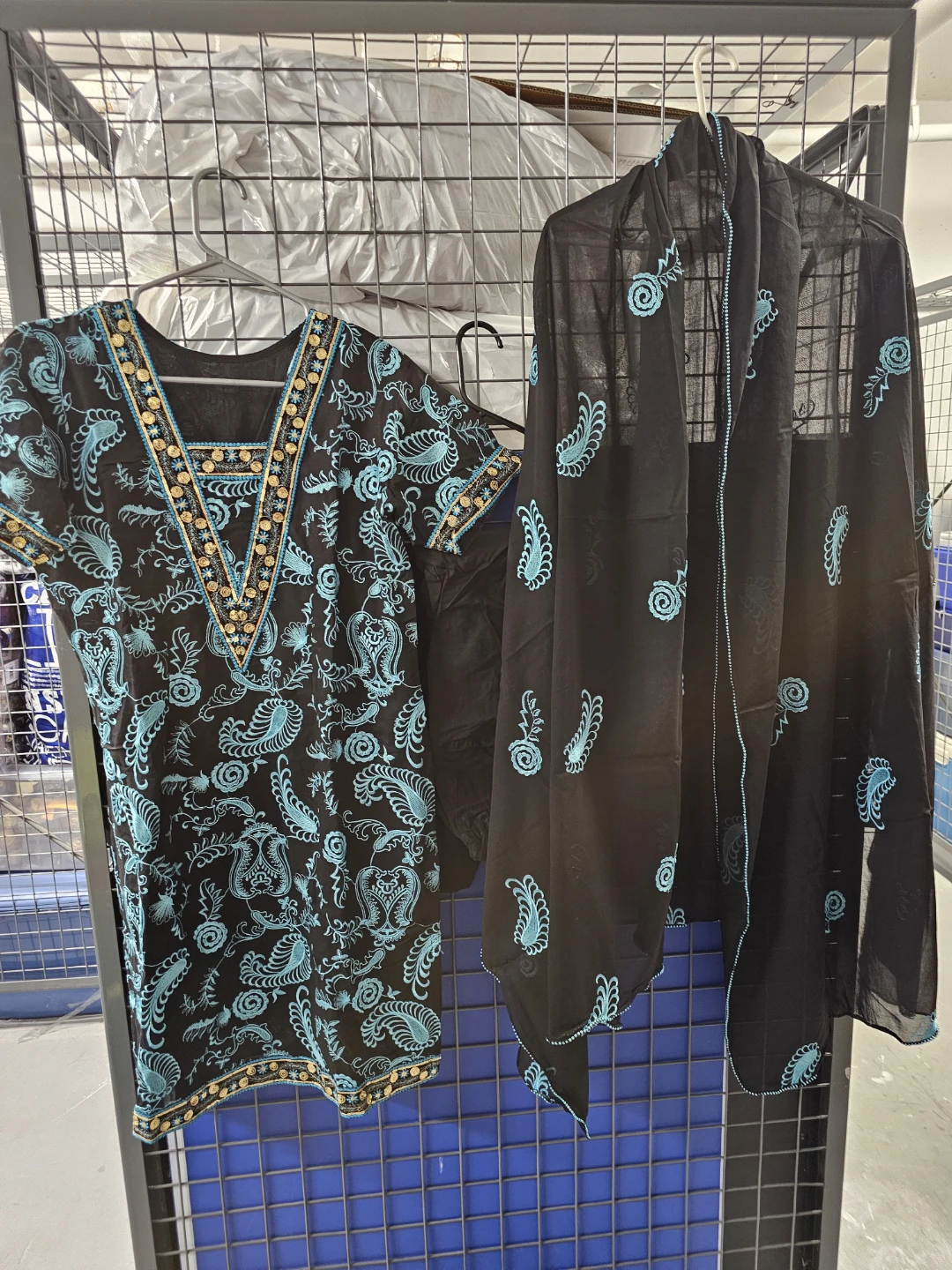 Women's Salwar Kameez Sets - photo 2