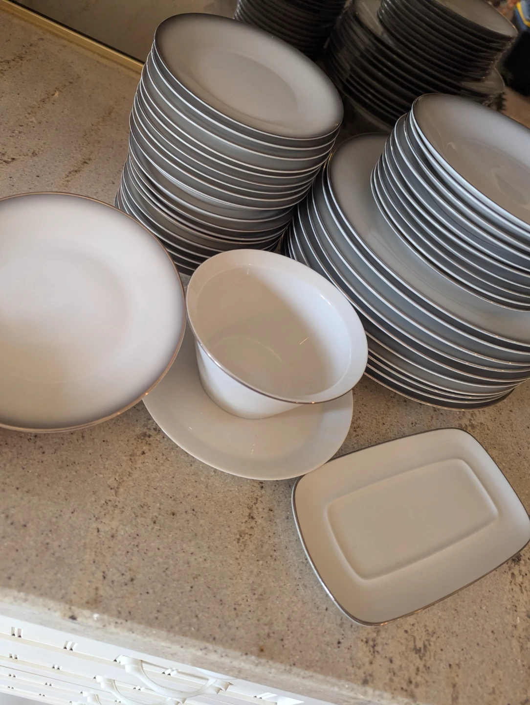 Set of White Plates with Grey Rim 50..pieces - photo 2