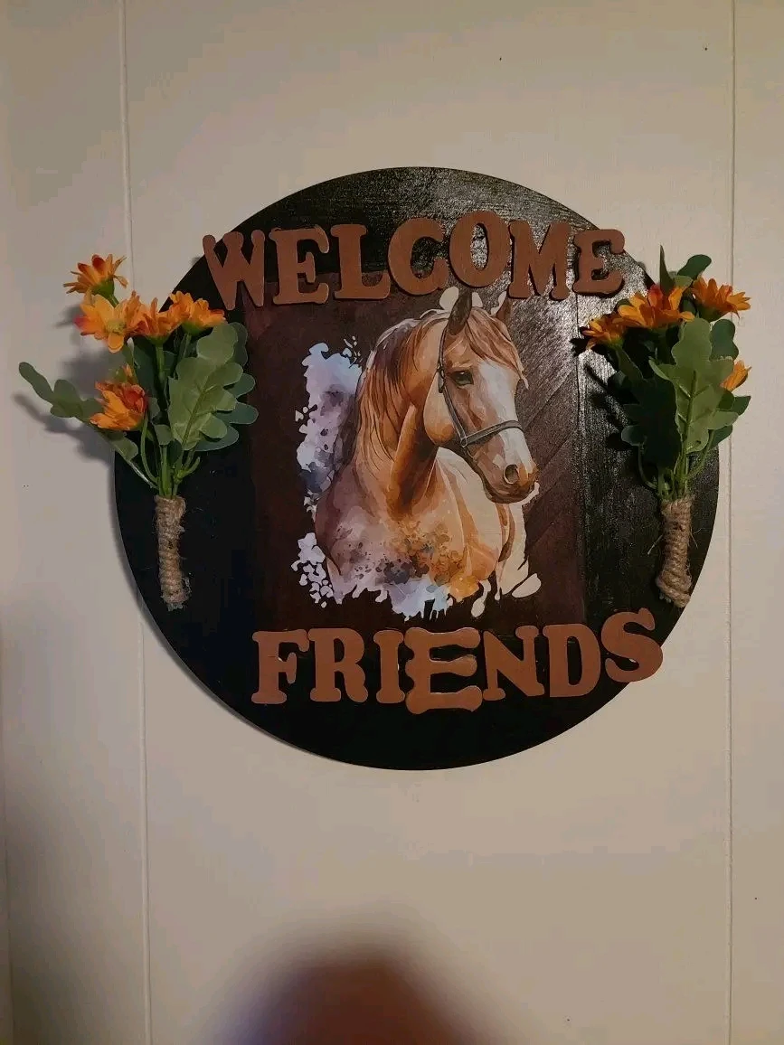 Round "Welcome Friends" Horse Door Hanger