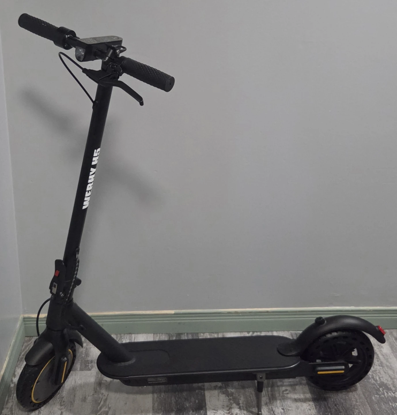 WERHY E-SCOOTER