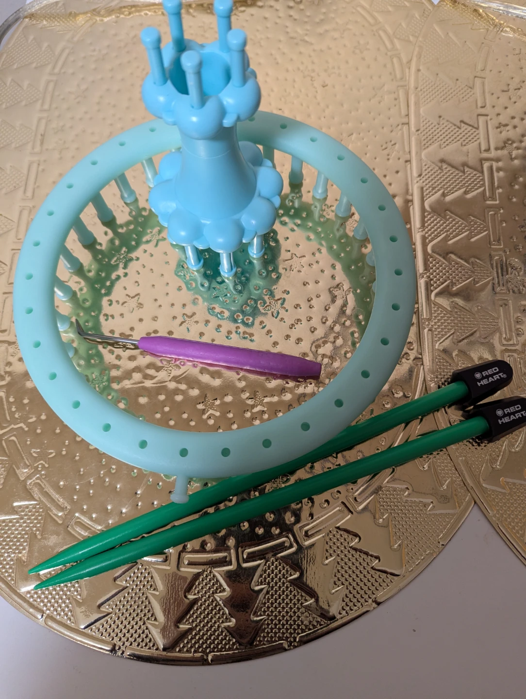 Red Heart Knitting Loom Set with Needles