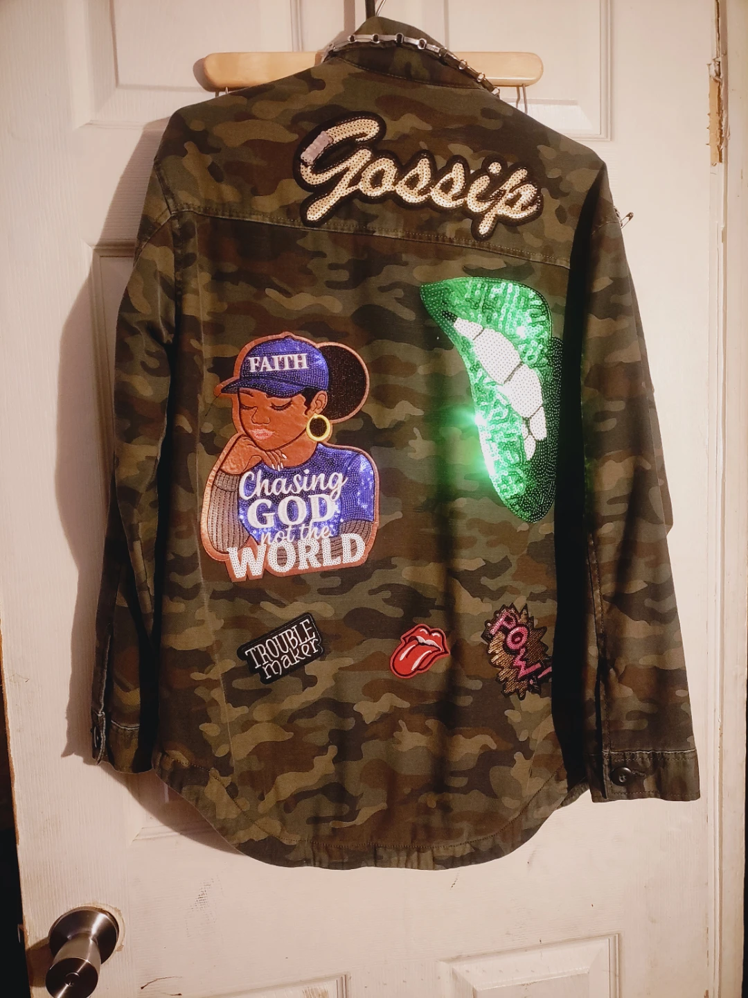 ⚽American Eagle Camo Jacket with Patches and Chains size XS/MED - photo 2