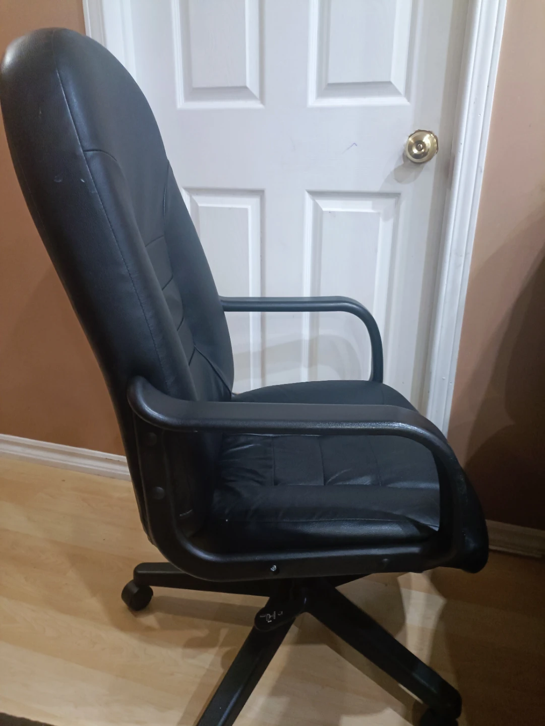 Black Faux Leather Office Chair - photo 2