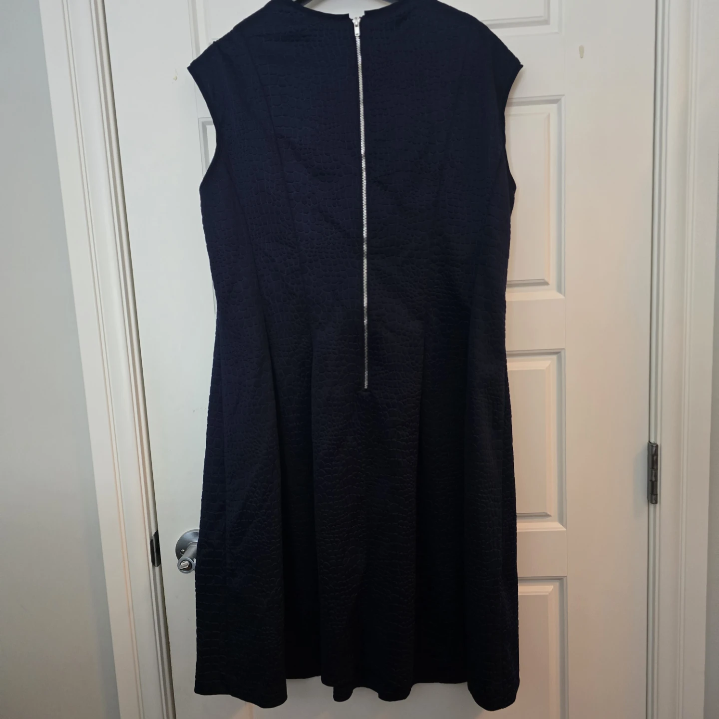 Gabby Skye Navy Textured Dress - photo 3