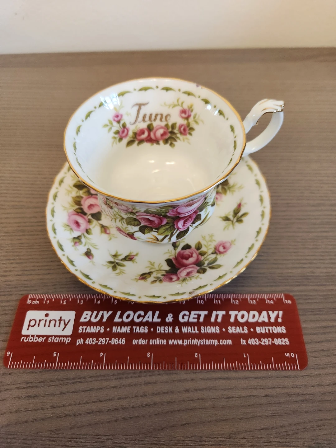Royal Albert Bone China "June Roses" Teacup and Saucer - photo 2