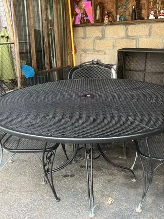 Round Metal Outdoor Dining Set