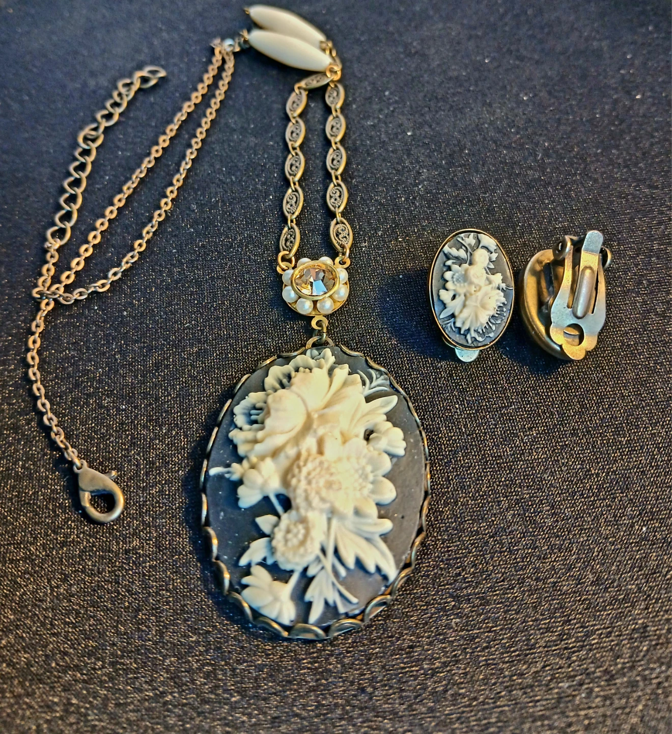Cameo Necklace and Earrings Set