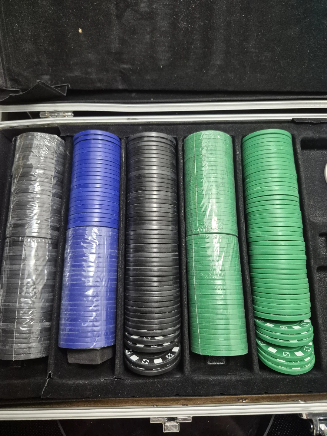 Poker Chip Set with Case - photo 3