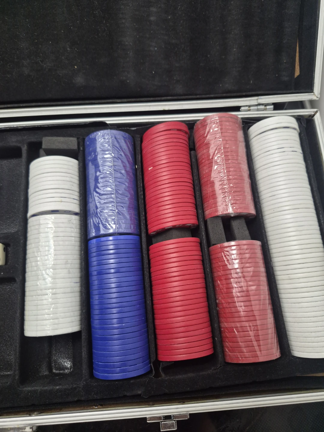 Poker Chip Set with Case - photo 5