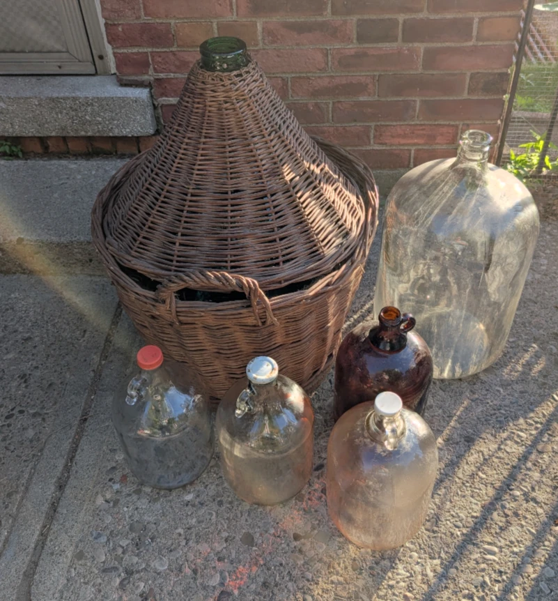 Large Wicker Demijohn & Bottles - photo 2