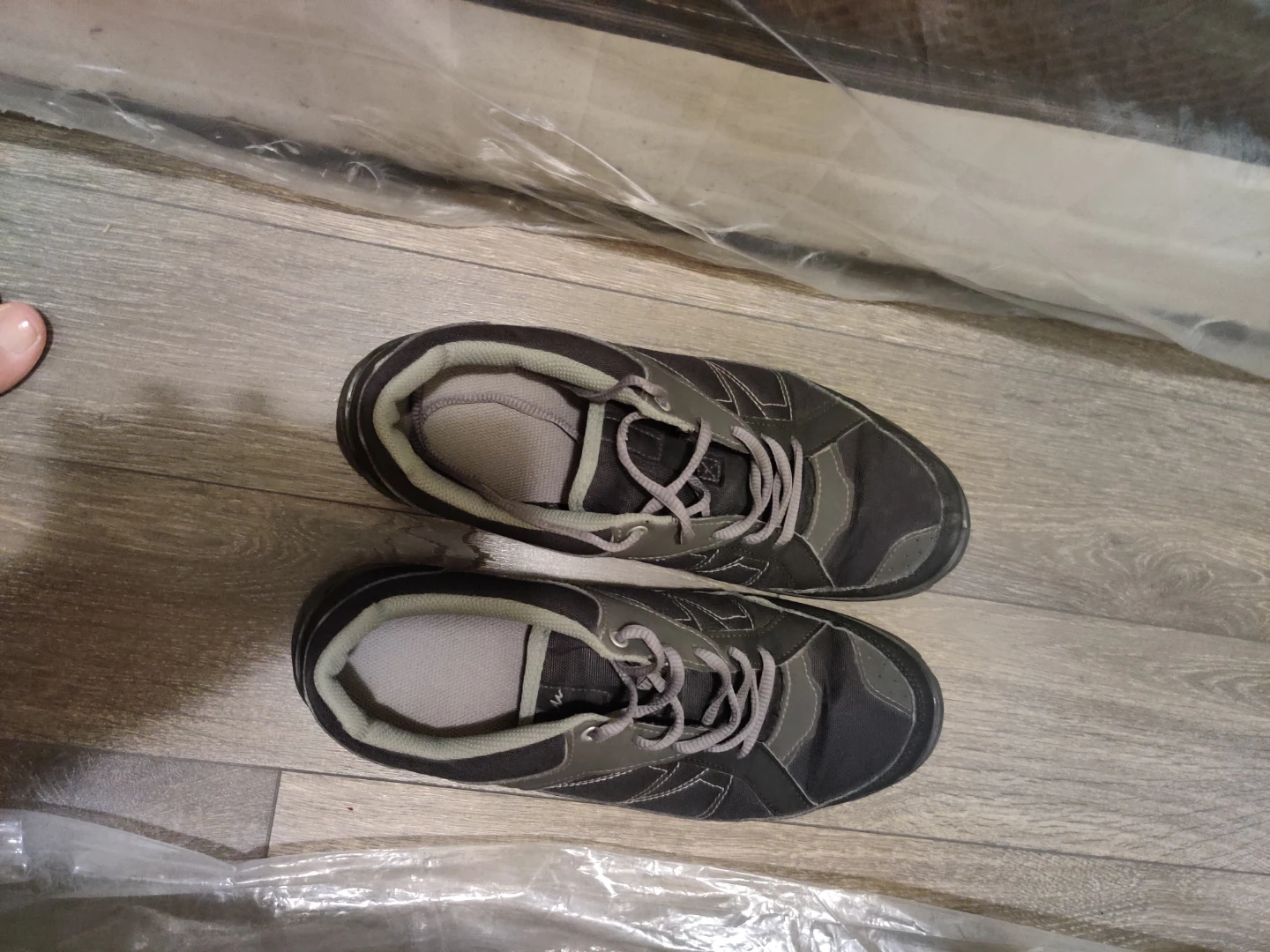 Quechua NH100 Hiking Shoes(can be used as snow shoes also)