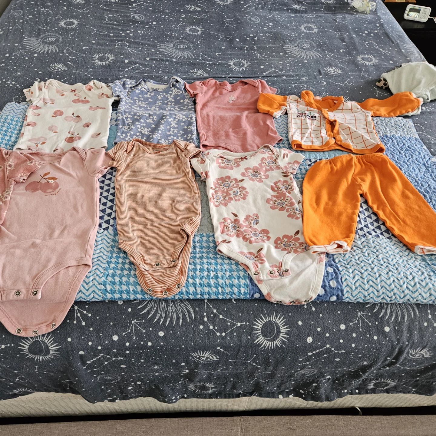 9 month Baby Clothes Bundle (Bodysuits & Pants) - photo 2