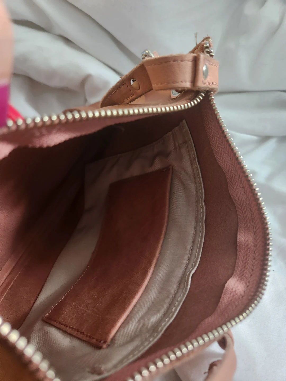 Roots dark pink Leather Crossbody Bag - photo 5