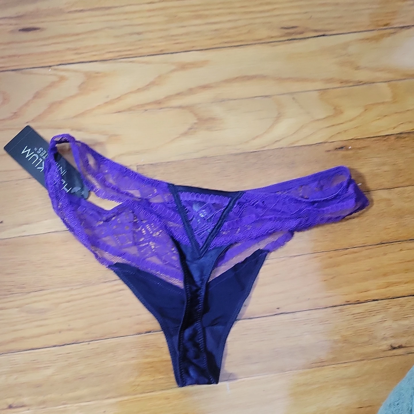 Heidi Klum Intimates Purple Lace Thong - Medium - photo 4