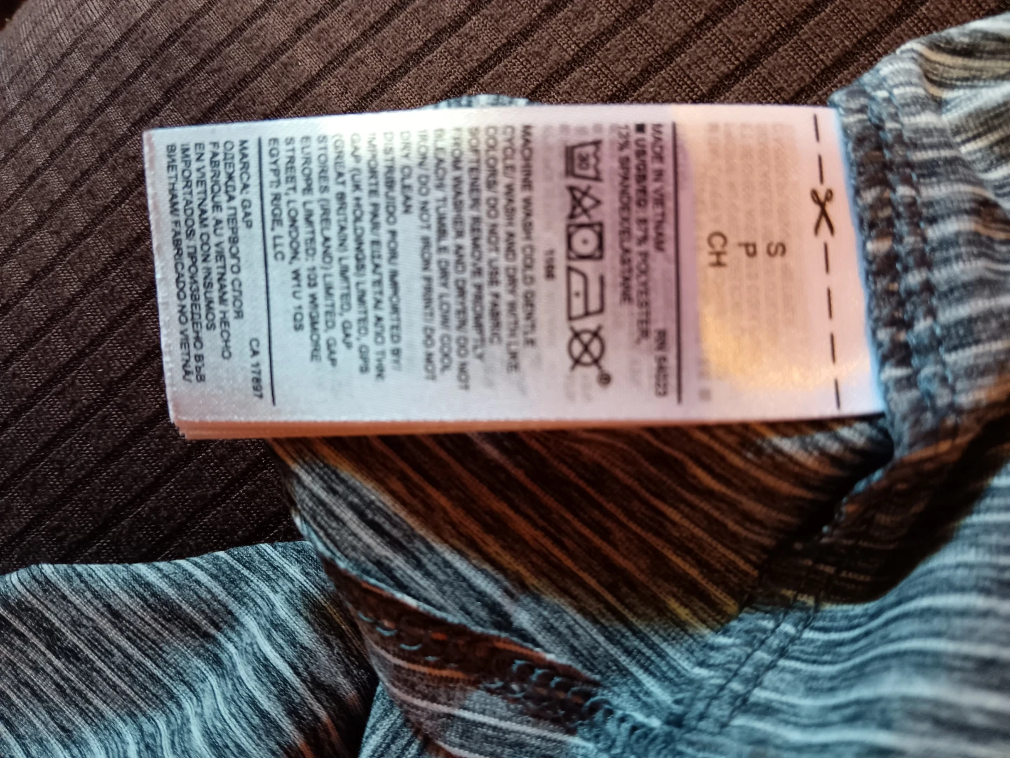 GapFit Breathe Long Sleeve Shirt - photo 4