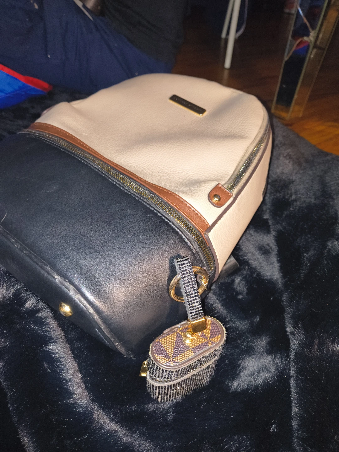 Adrienne Vittadini Backpack - photo 2