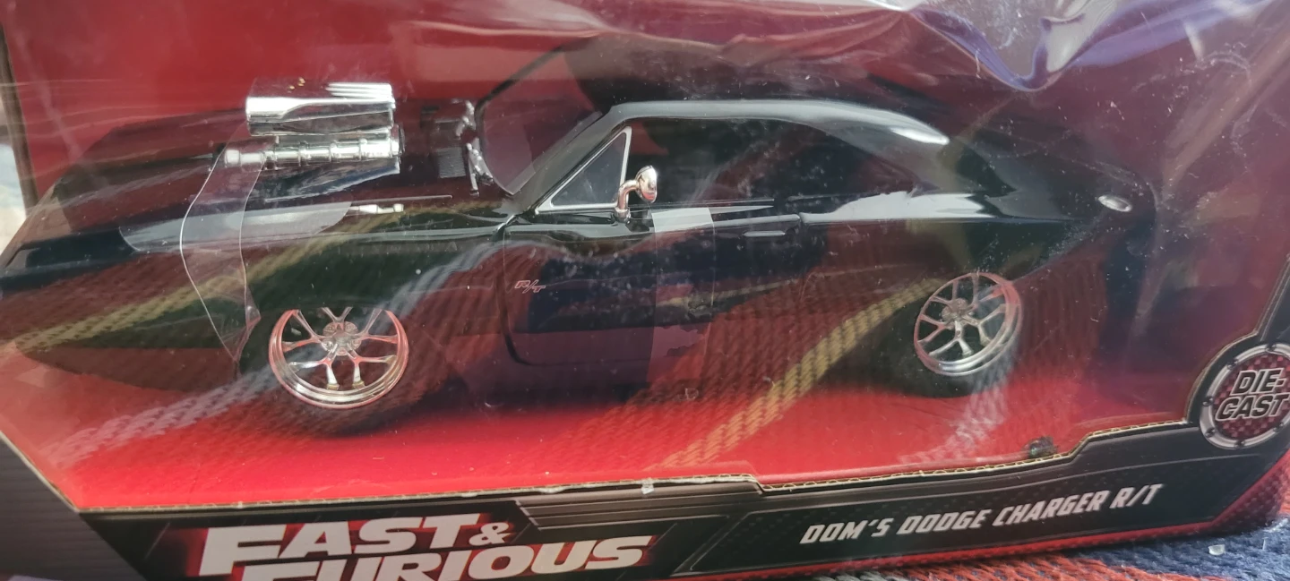 Jada Fast & Furious Dom's Dodge Charger R/T Die-Cast Car - photo 2