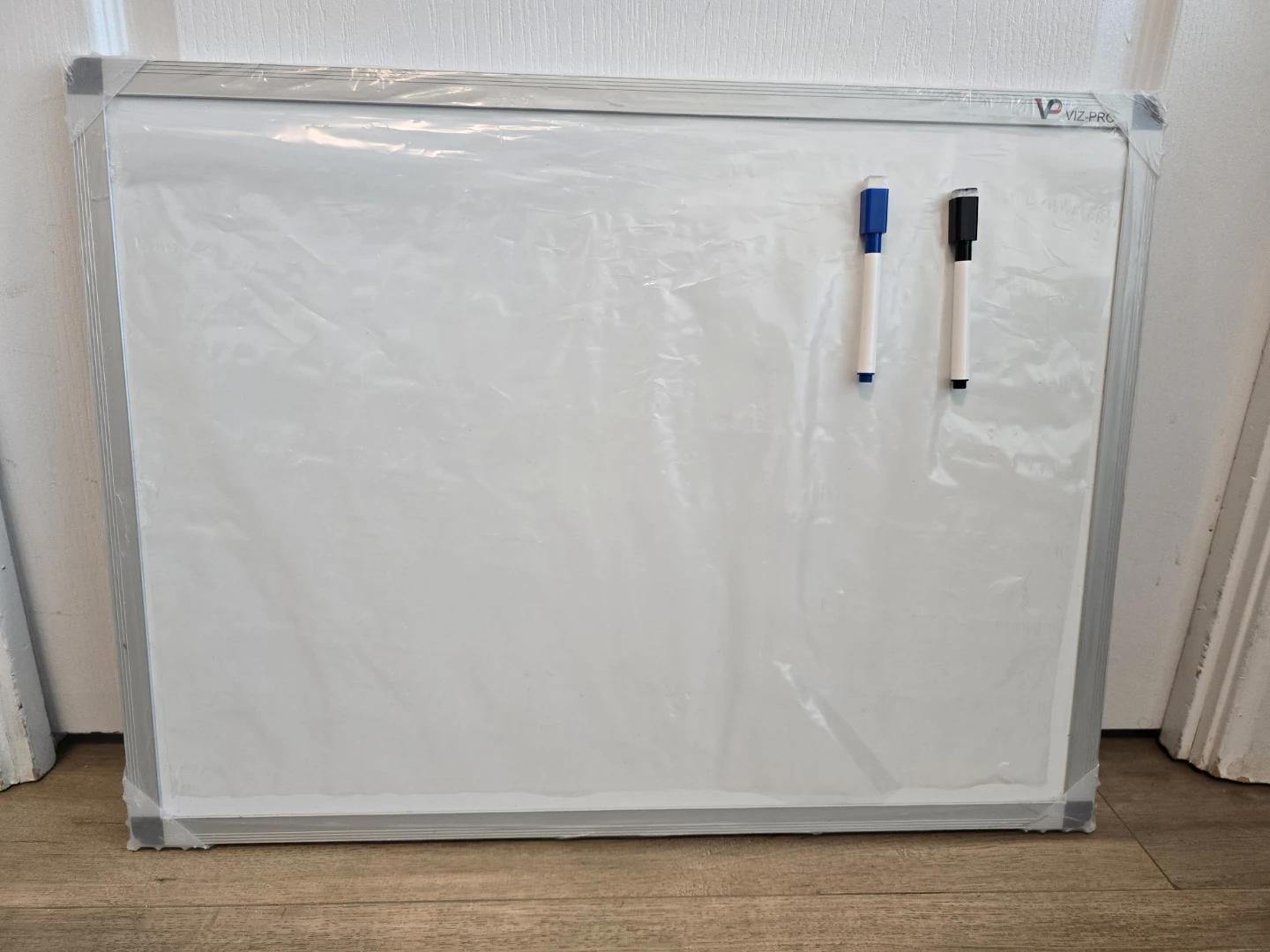 Magnetic white board 24 x 18 inches - Like New - Moving Sale