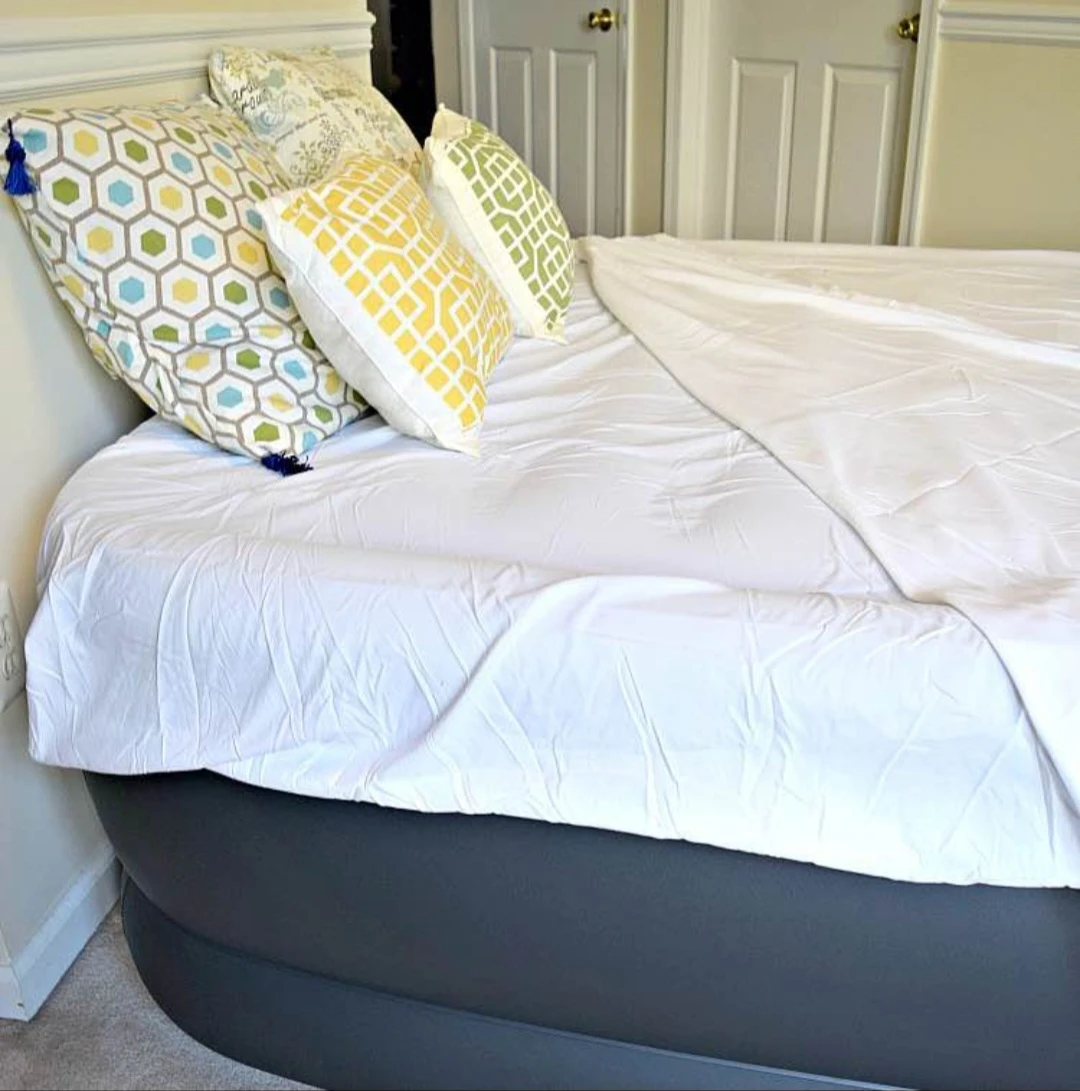 Intex Queen Air Mattress with Built-in Pump - photo 3