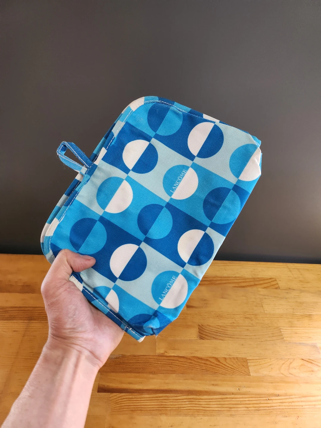 Lancome Geometric Blue Hanging Toiletry Bag - photo 3