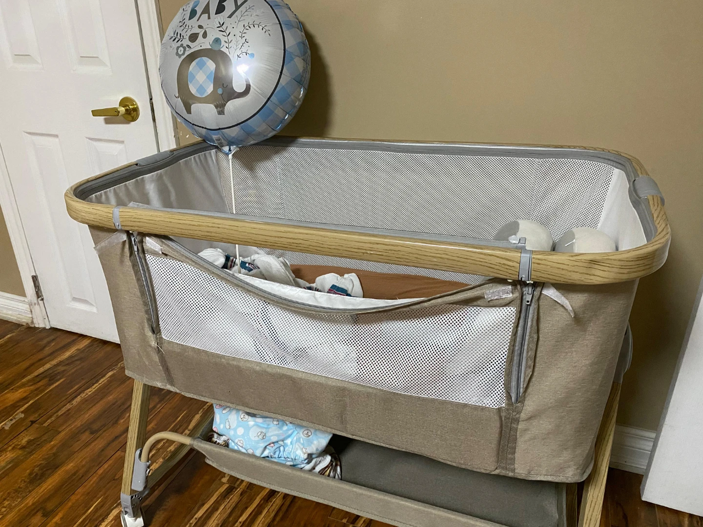 Baby Bassinet with Elephant Balloon - photo 3