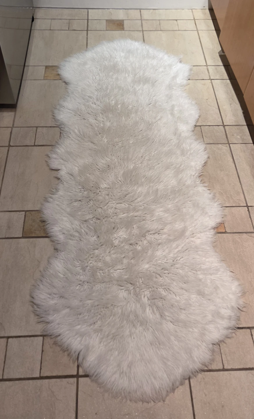 White Faux Sheepskin Rug - photo 4
