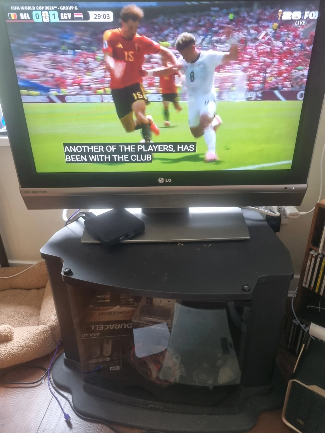 LG 32LC2R LCD TV and Sony Stand - photo 5